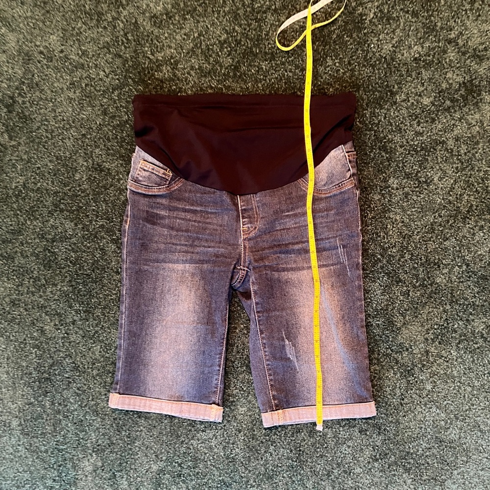 Maternity shorts